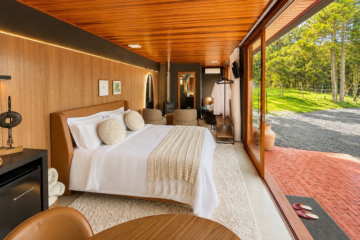 Cabana luxo | Roupas de cama premium, edredons de pluma, frigobar