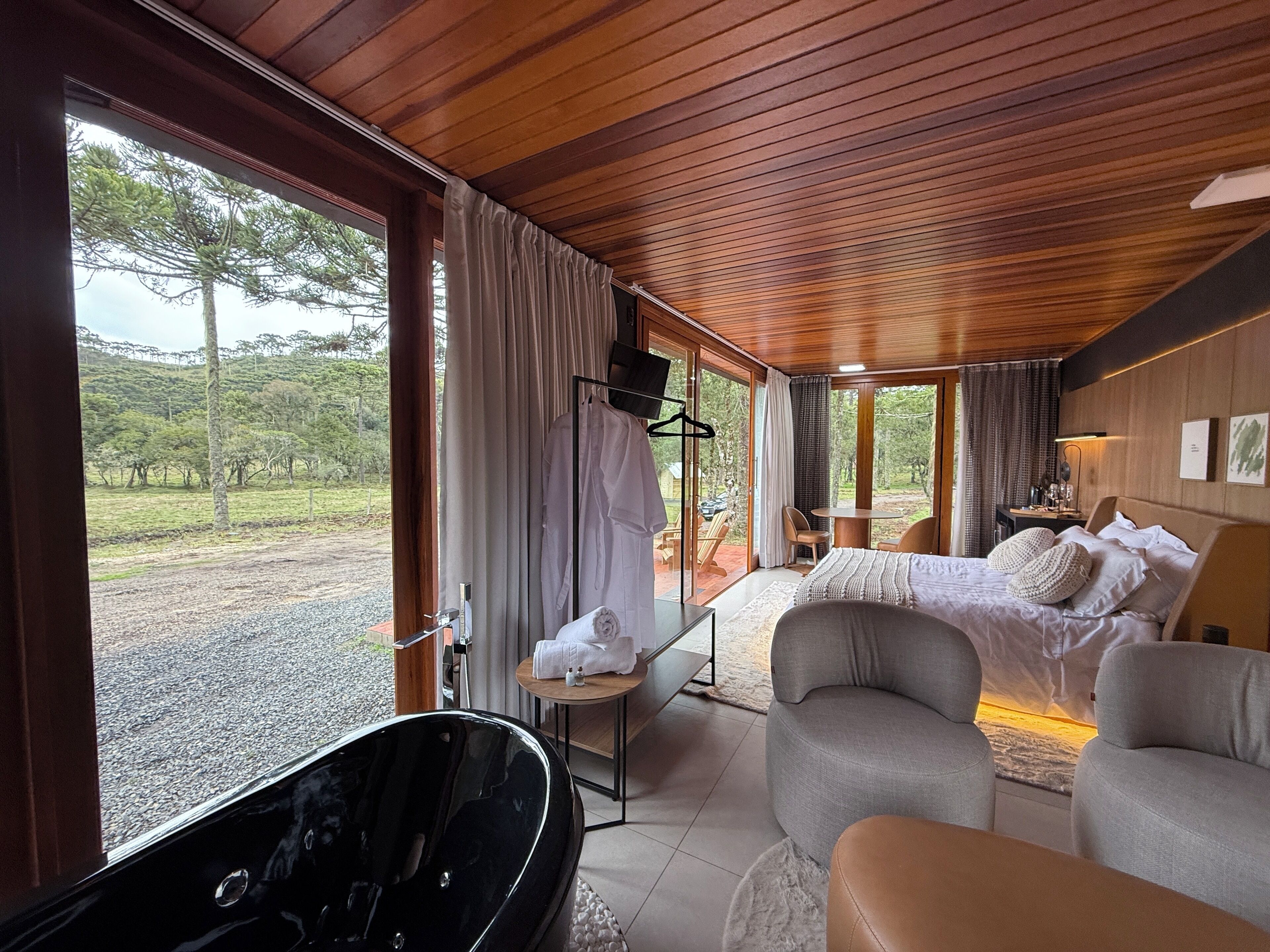 Deluxe Cabin | Premium bedding, down comforters, minibar, individually decorated