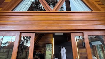 Deluxe Chalet | Premium bedding, down comforters, minibar, individually decorated