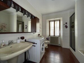 Shower, bidet - Casa Ricci (Cannero Riviera)
