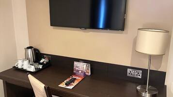 Premier tweepersoonskamer, op benedenverdieping | Woonruimte