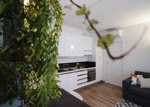 Leilighet | Eget kjøkken | Kjøleskap, mikrobølgeovn, ovn og oppvaskmaskin