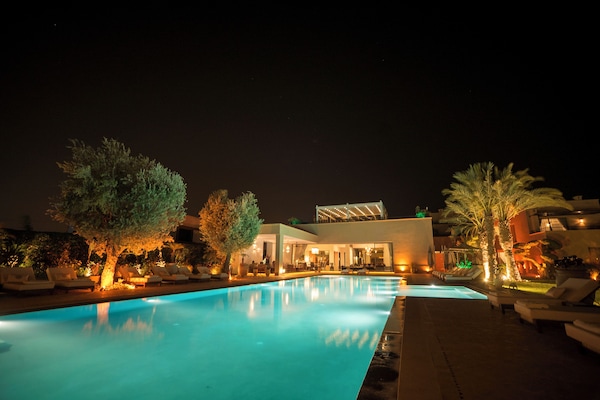 Piscina interna, piscina externa