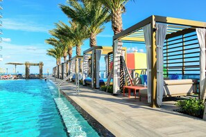 Außenpool, Cabañas (kostenlos), Sonnenschirme