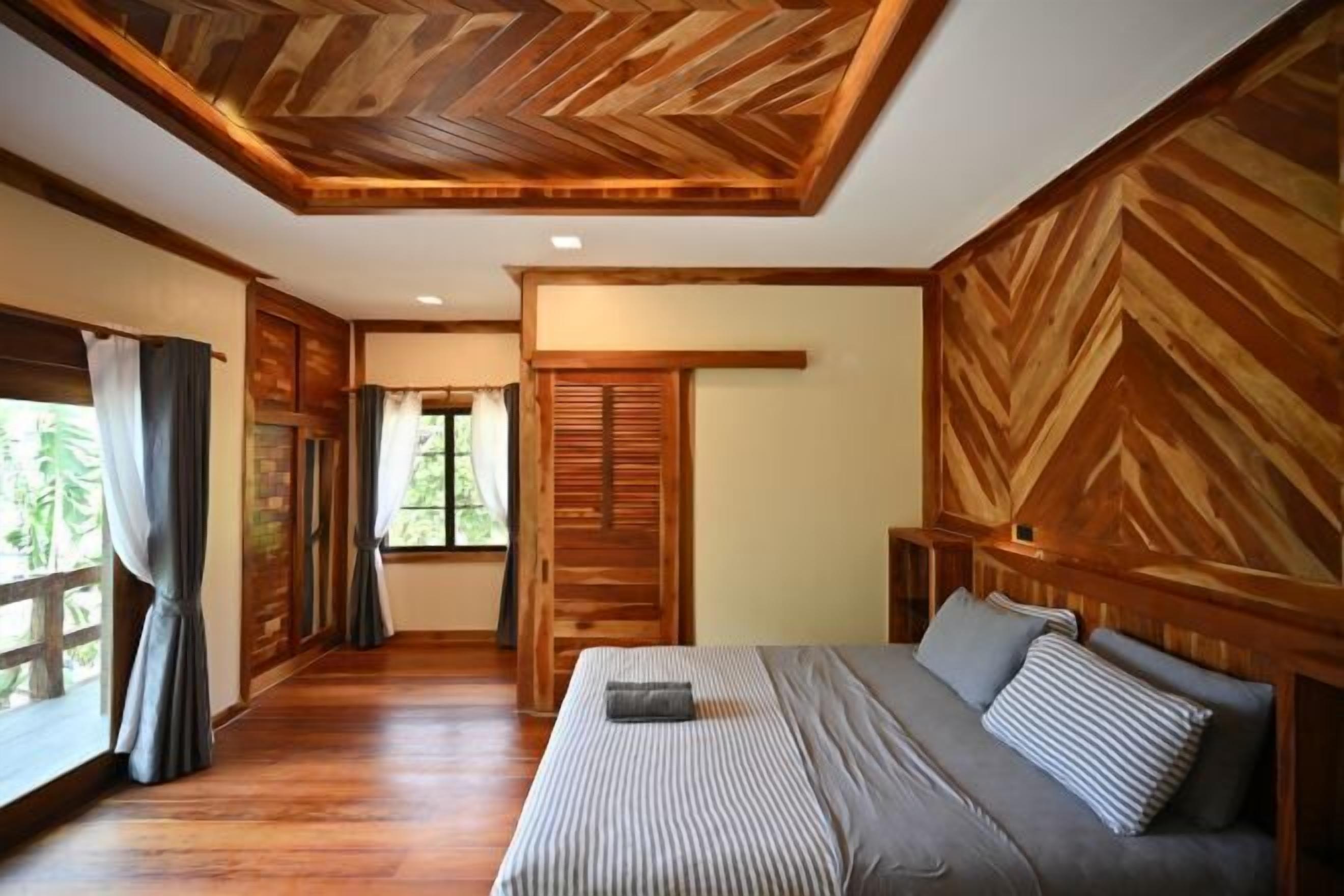 In-room safe, iron/ironing board, free WiFi