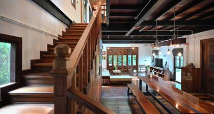 Moonlight Patong Guesthouse