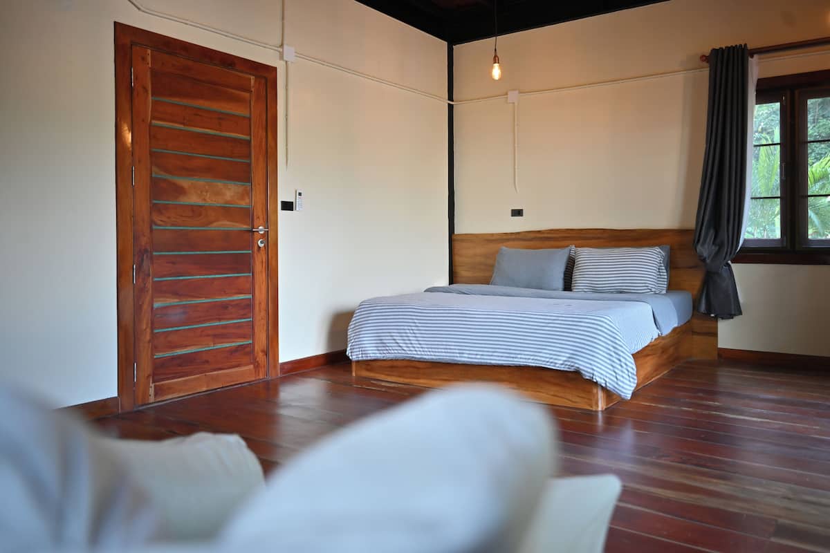 Deluxe Room, Balcony, Mountain View
