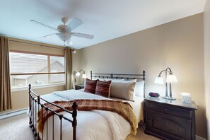 3 bedrooms, iron/ironing board, Internet, bed sheets