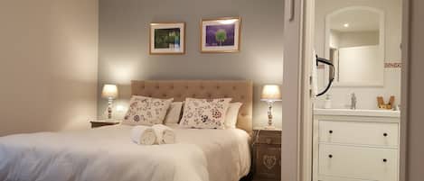 Desk, laptop workspace, free WiFi