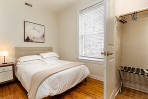 2 Schlafzimmer, Schreibtisch, Bügeleisen/Bügelbrett, kostenloses WLAN