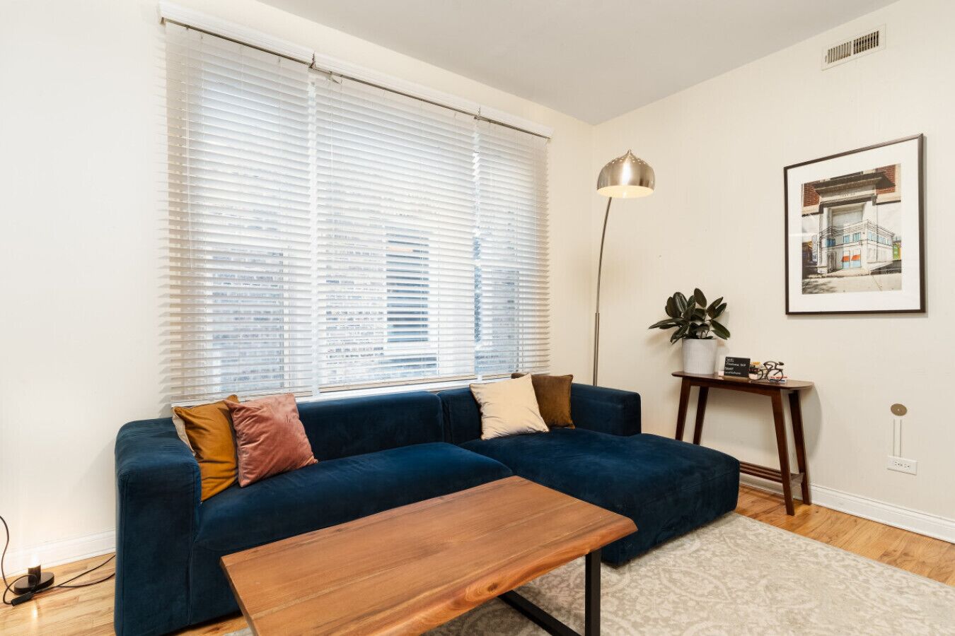 スマートテレビ、書庫、ステレオ