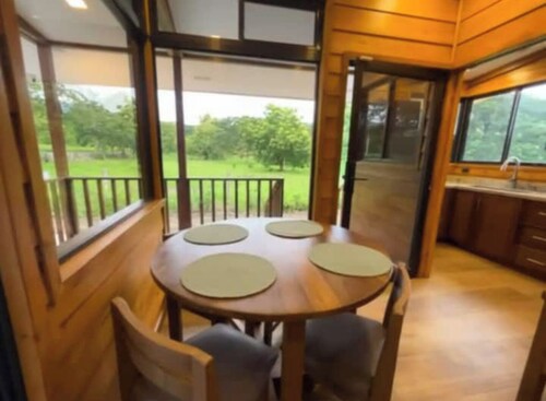 Casa Mango Lepanto #9. Charming 2-bedroom cabin AC, WiFi in enjoyable Lepanto.