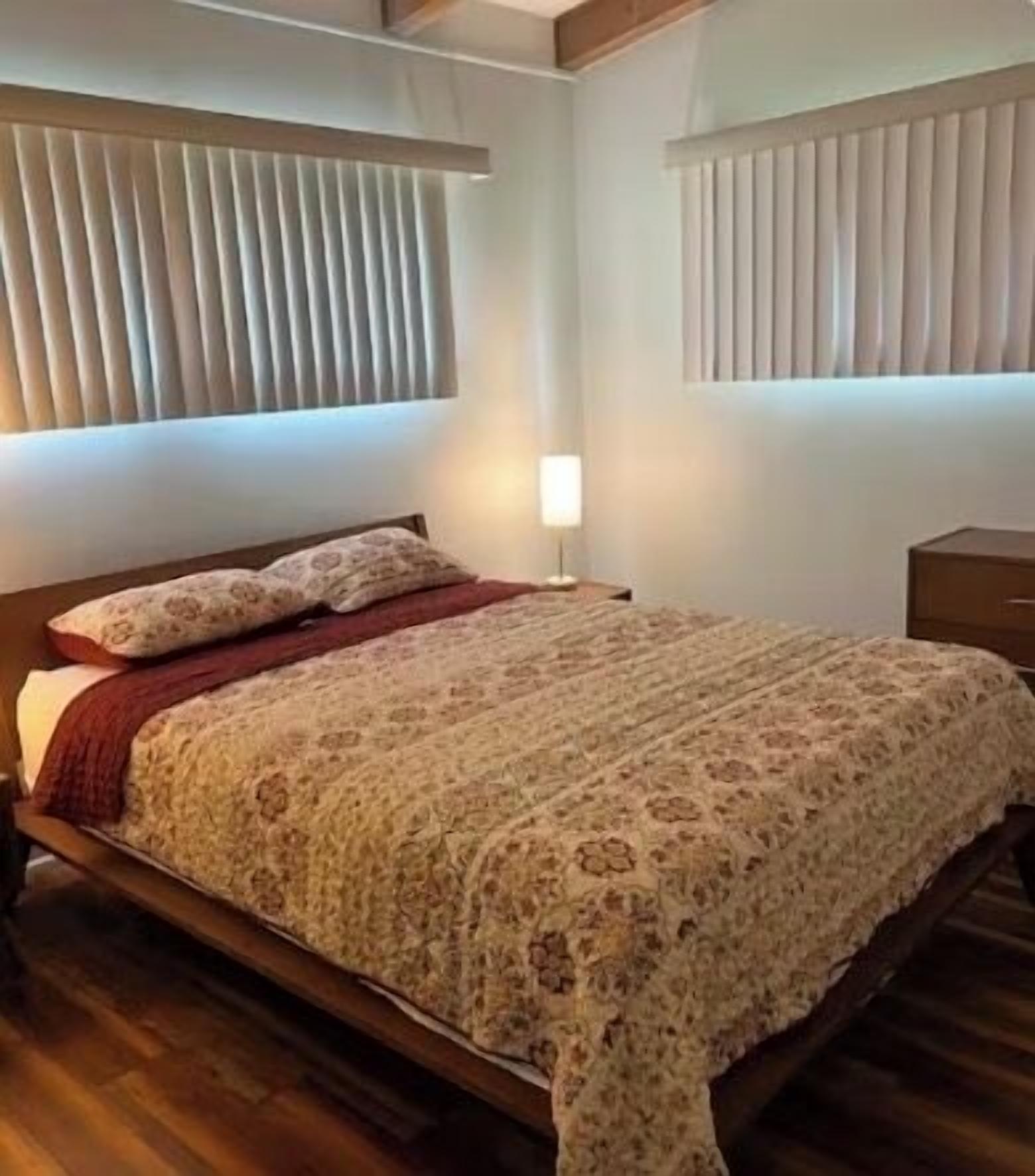 3 bedrooms, in-room safe, desk, WiFi