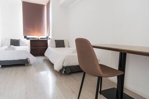 2 bedrooms, in-room safe, desk, iron/ironing board - Spacious 3 room apartment (Córdoba)