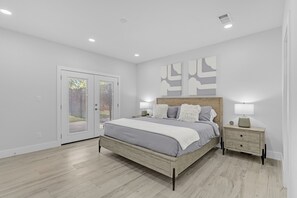 4 quartos, ferros/tábuas de passar roupa, Wi-Fi, roupa de cama