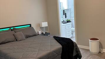 2 chambres, coffres-forts dans les chambres, bureau