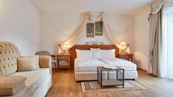 Zimmersafe, schallisolierte Zimmer, kostenloses WLAN, BettwÀsche