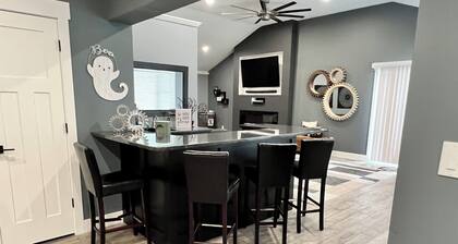 Modern 3-Bedroom Home - A Little Something for Everyone!