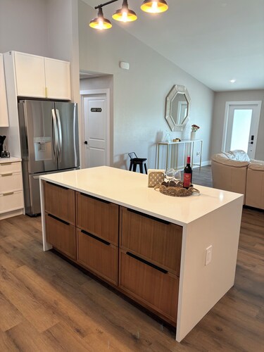 4-bedroom with AC,city water no bad smell and WiFi in charming Port Charlotte