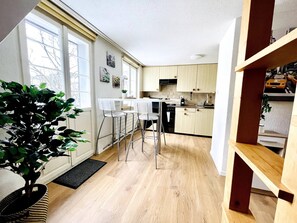 Apartemen, 2 kamar tidur, pemandangan kota | Tempat makan