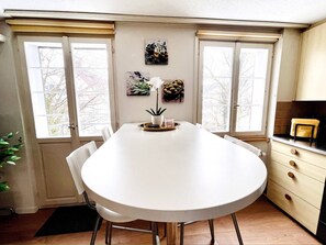 Departamento, 2 habitaciones, vista a la ciudad | Restaurantes