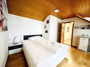 2 bedrooms - Einzigartige Schöne Altbau- Wohnung Im Zentrum (St. Gallen)