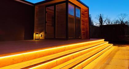 Lakeview Retreat – Ice Fishing, Sauna & Pizza Oven BBQ Getaway Winnipeg Beach