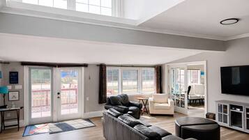 Smart-TV, Videospiele, Bücher, Stereoanlage