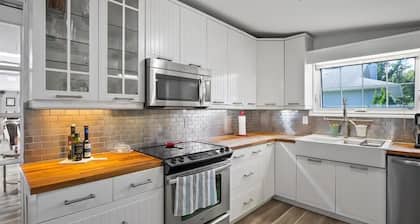 Lakeview Cabin – Ice Fishing & 4-Season Getaway