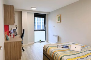 Căn hộ, 2 phòng ngủ, không hút thuốc | Màn/rèm cản sáng, bàn ủi/dụng cụ ủi quần áo