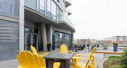 2BR | Gym, Pool | Bellevue | Sophari Towers H