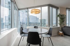 تناول الطعام