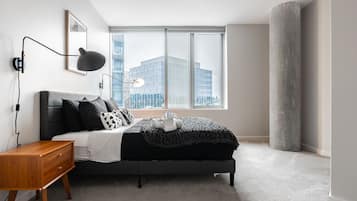 2 bedrooms, travel crib, WiFi (free)