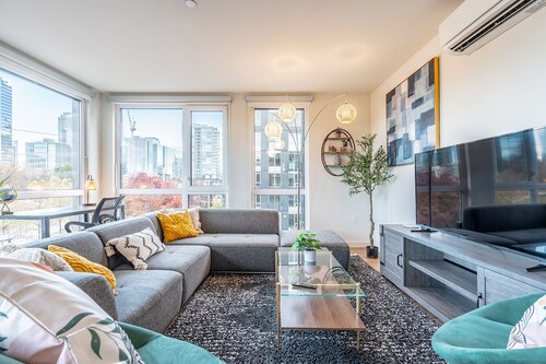 3BR | Gym, Balcony | Bellevue | Sophari Parkside H