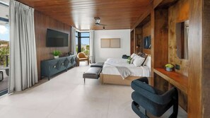 5 bedrooms, desk, iron/ironing board, free WiFi - #1 Rooftop Gulf Views-Theatre Room-Unmatched Slide (Sarasota)