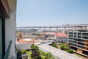 Apartment | 2 bedrooms - Ade - 2 Bedrooms and Parking in Alc Ntara (Lisbon)