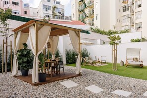 2 bedrooms - Mangai - 2 Bedrooms Terrace Parking in Arroios (Lisbon)