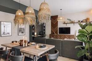Apartment | 2 bedrooms - Mangai - 2 Bedrooms Terrace Parking in Arroios (Lisbon)
