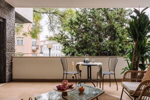 2 bedrooms - Linares - 2 Bedrooms Terrace in Campo de Ourique (Lisbon)