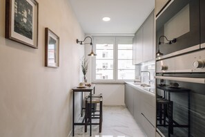 Apartment | 3 bedrooms - Badet - 3 Bedrooms Office and Terrace in Alvalade (Lisbon)