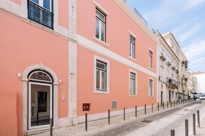 1 bedroom - Marley - 1 Bedroom and Parking in Campolide (Lisbon)