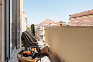 Apartment | 2 bedrooms - Lioua - 2 Bedrooms and Balcony in Lapa (Lisbon)