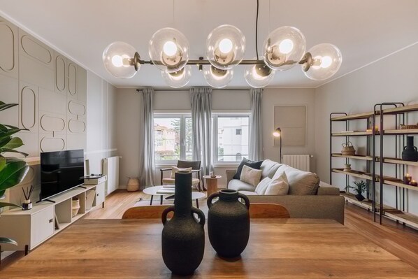 Apartment | 1 bedroom - Flores - 1 Bedroom and Parking in Estrela (Lisbon)