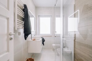 Apartment | 3 bedrooms - Zou - 3 Bedrooms Office and Terrace in Alvalade (Lisbon)