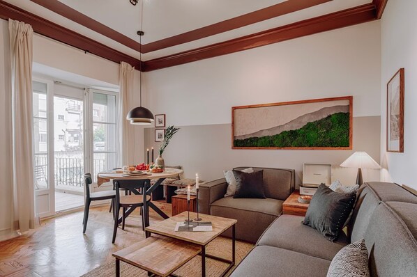 Apartment | 3 bedrooms - Zou - 3 Bedrooms Office and Terrace in Alvalade (Lisbon)