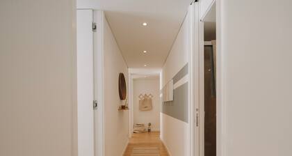 Minturno - 2 Bedrooms and Balcony in Alvalade