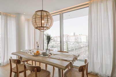 Pescaia - 2 Bedrooms and 2 Balconies in Alvalade