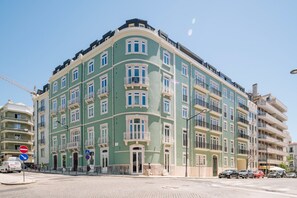 1 bedroom - Rosales - 1 Bedroom and Balcony in Santo Ant nio (Lisbon)