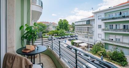 Ayet - 3 Bedrooms With Balcony in Alvalade
