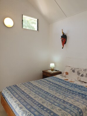 1 chambre, bureau, fer et planche à repasser, Wi-Fi